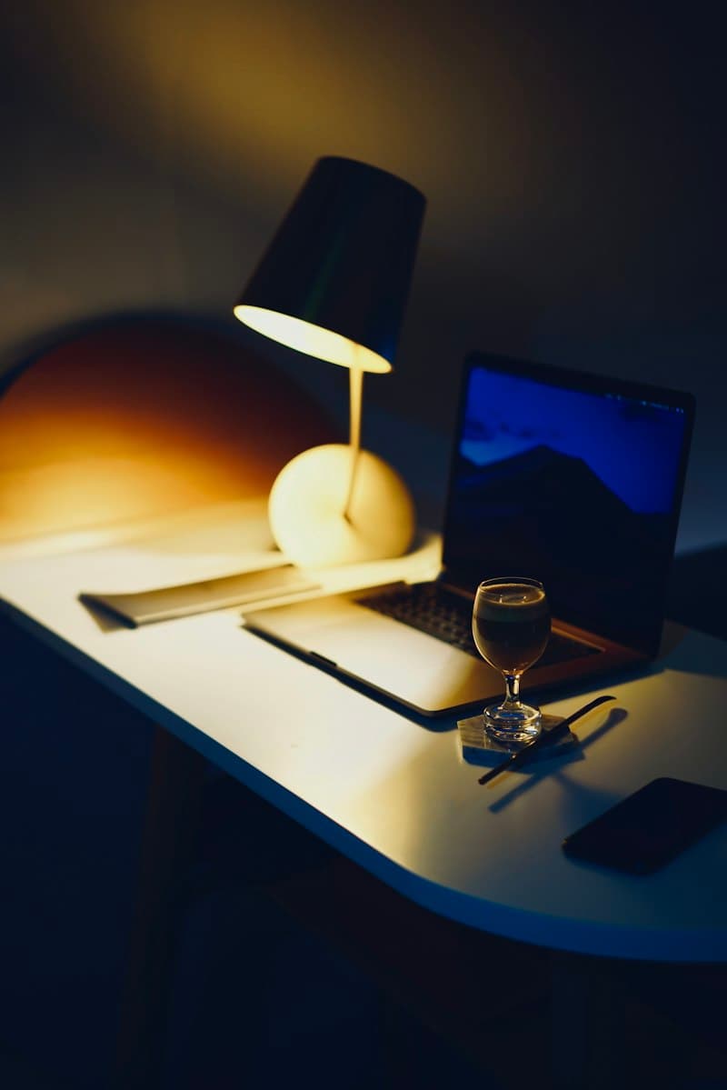 Minimal LED Desk Lamp